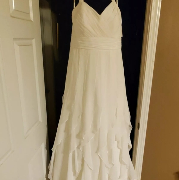 Wedding Gown - Picture 2 of 10